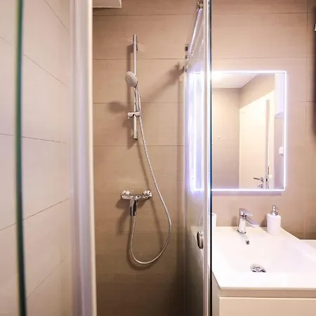 Iva شقة زادار