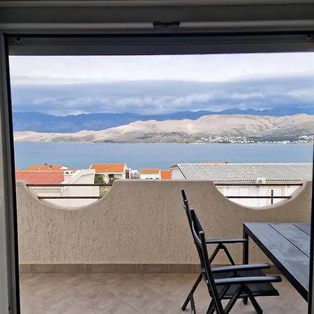 Iva Apartment Pag Town