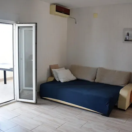 Apartment Iva Pag Town